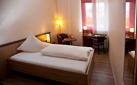 Hotel Tagungshaus Regina Pacis  3*